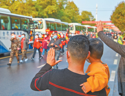 合力奋战 情谊深厚