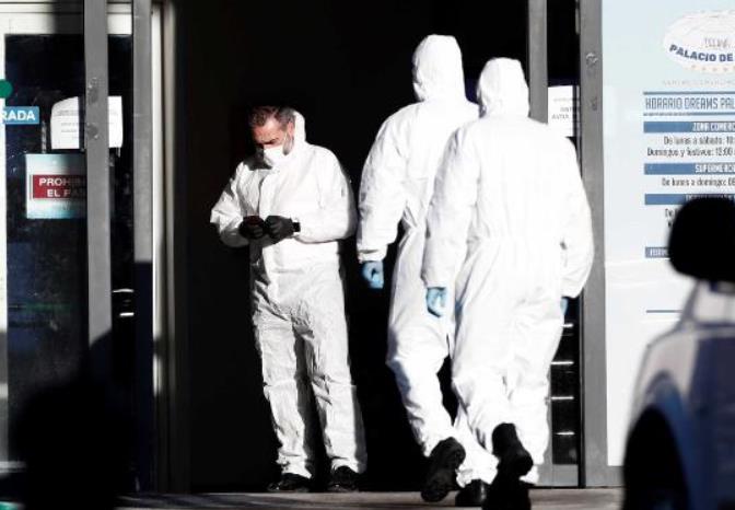 西班牙死亡人数激增 首都一溜冰场被改为停尸房