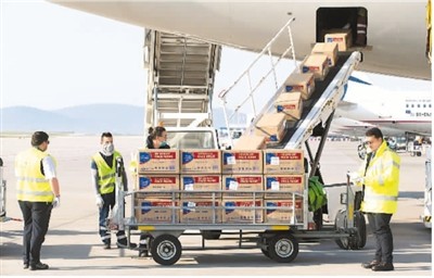 援助全球战“疫” 彰显大国担当