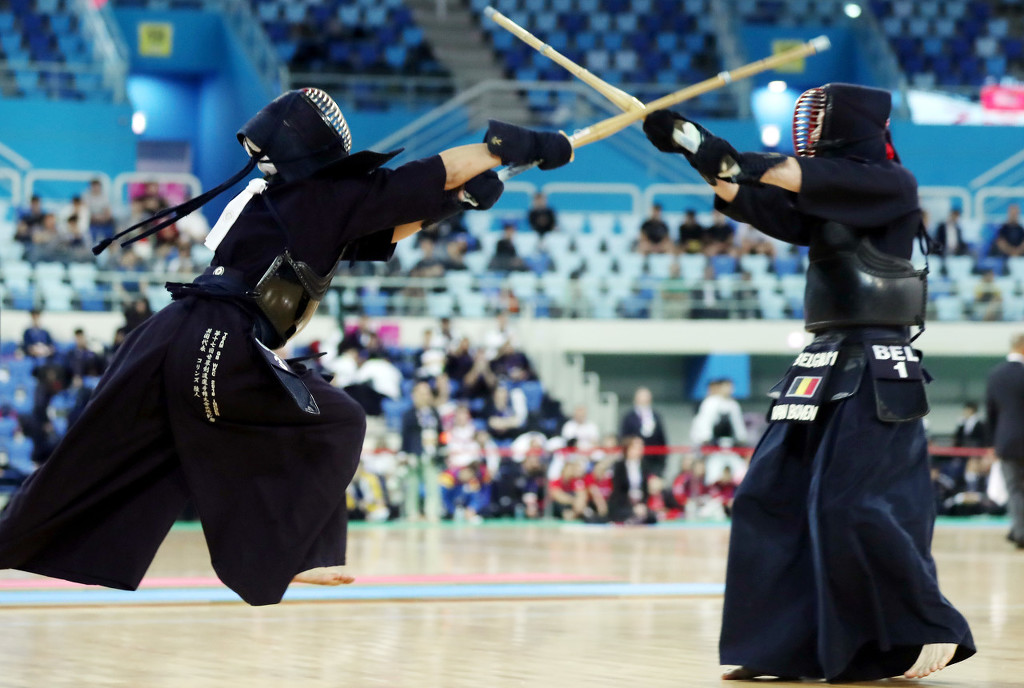 日本18名警察集体感染新冠病毒 上百名警察居家隔离