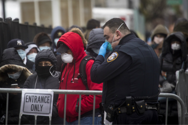 社交隔离后，美国新冠肺炎死亡预估数据较上周减少3.3万