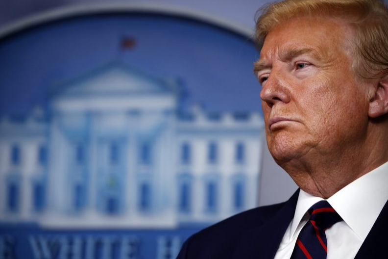 特朗普宣布已签署行政令 暂停移民入境美国