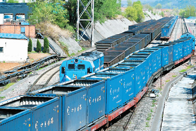 坐在地面采煤：全国已建成超200个智能化采煤工