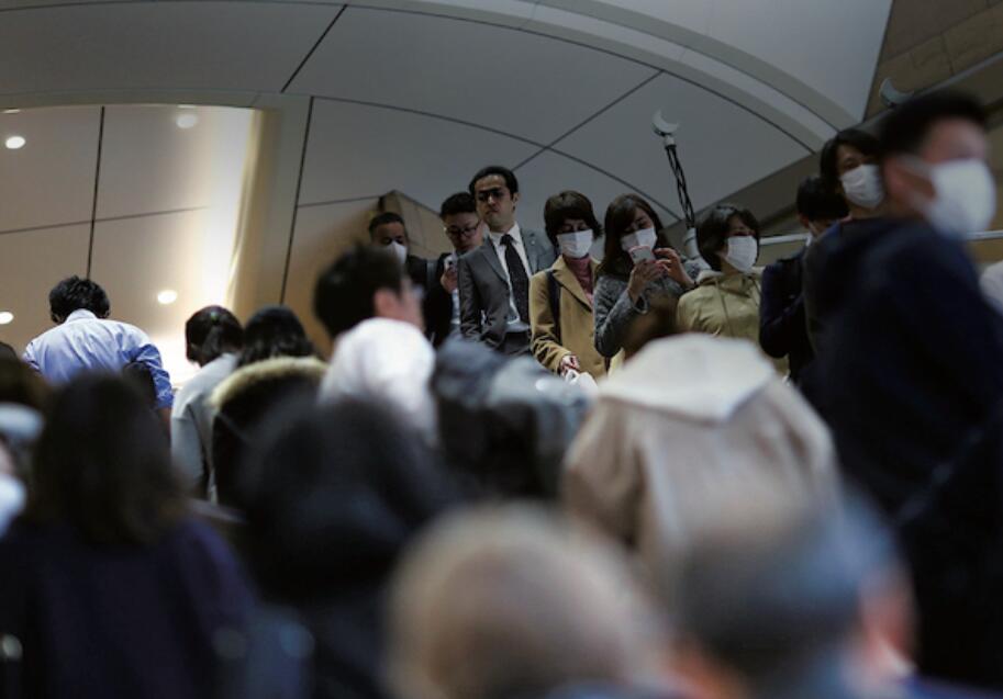 东京都单日新增病例锐减 安倍警告：还不能乐观