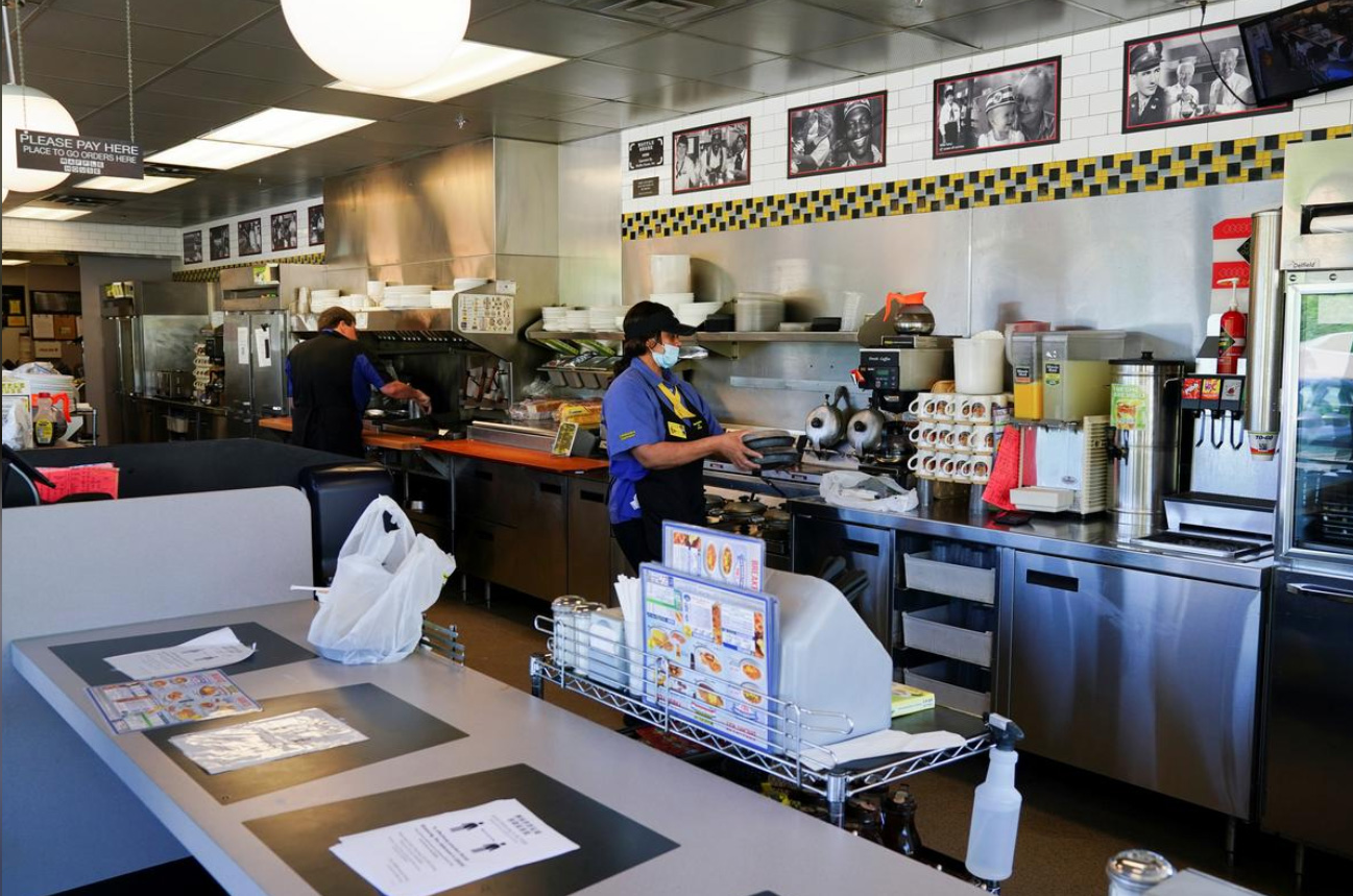 百万人已失业，单日死亡人数预计翻番，美国这