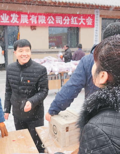 曾经总书记踏雪访问 如今骆驼湾迎来春天