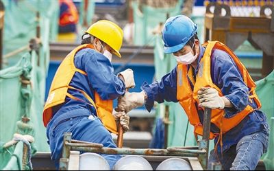 在平凡岗位上续写不平凡的故事