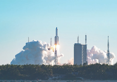 “三步走”+“齐步走”：中国航天闯出自强路