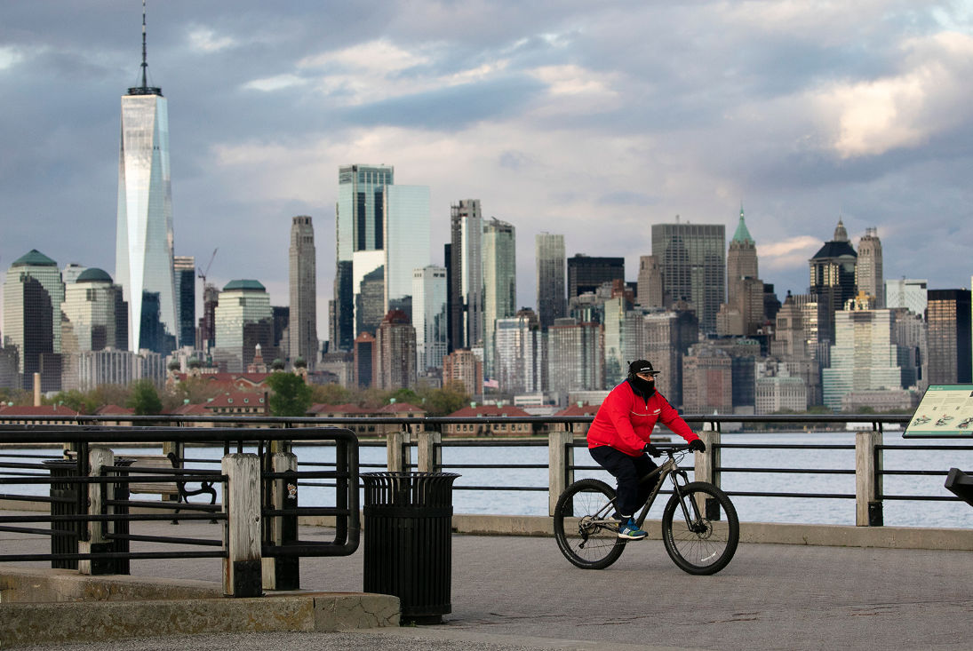 美媒：美国48个州将于本周末前部分重新开放