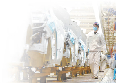 奋力两手抓 夺取双胜利(两会聚焦)