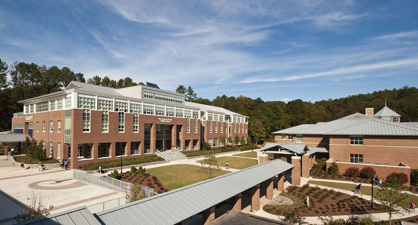 美国亚特兰大一高中生举办毕业派对 致多人感染