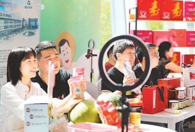 从科技热词读懂两会精神