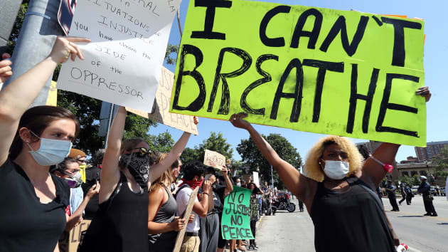 美国骚乱期间，胡椒喷雾和反歧视T恤成亚马逊畅