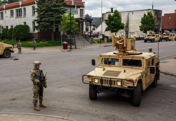 美国抗议不断，1名国民警卫队人员确诊新冠肺炎