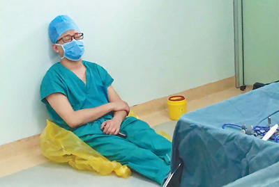 铁肩战疫铁大夫