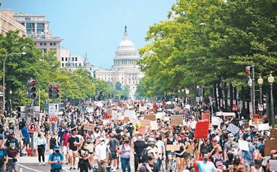 美国华人对种族歧视勇敢说“不”