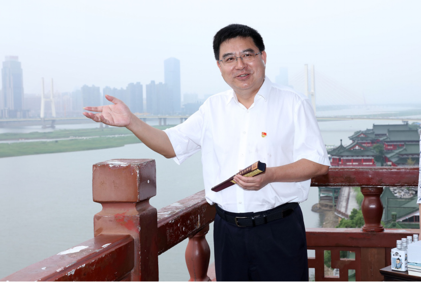 南昌市携拼多多旅游大联播掀高潮 直播推介2(1)974.png