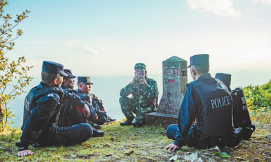 “只要能爬得动山，就要巡边”