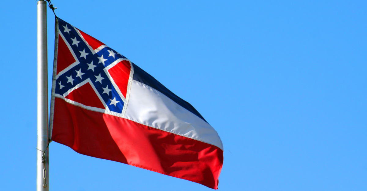 密西西比州州议会通过法案 从州旗中删除南方联盟徽标