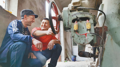 稳稳的电 稳稳的幸福（决战决胜脱贫攻坚·行走