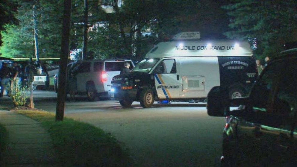 美国一联邦法官之子开家门即被枪杀 丈夫中枪受