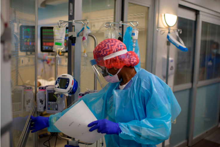 美前卫生官员:如不改变疫情形势 年底将有30万以