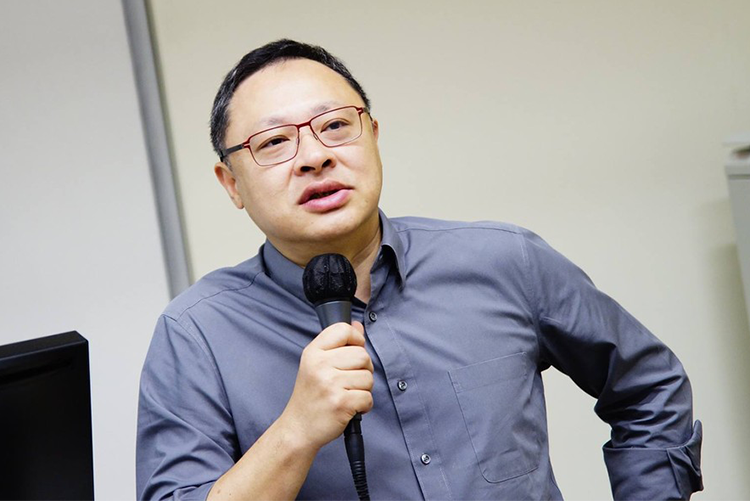 港台腔：戴耀廷被炒，年轻人还要当炮灰吗？