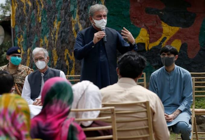 特殊时刻，巴基斯坦外长和防长视察印巴实控线