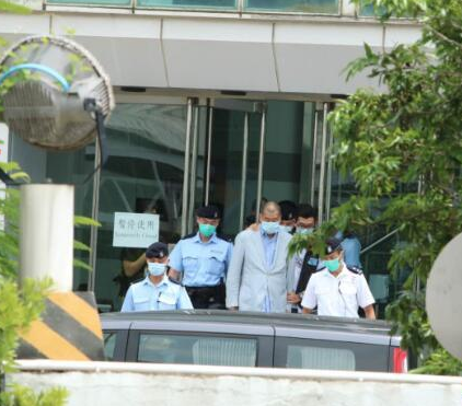 黎智英之子公然向港警索回证物 市民:心虚逃避法