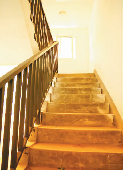 从藤梯、钢梯到楼梯