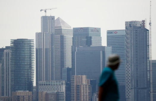 英国政府债务首超2万亿英镑 面临近60年来最严重