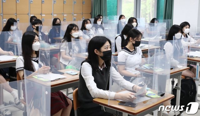 韩国首都圈学校暴发集体感染 近200名师生确诊