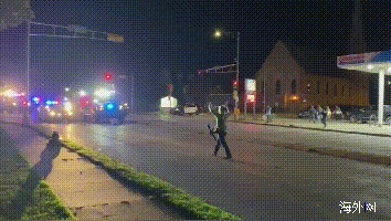 1598498021504277.gif WARNING DISTURBING VIDEO_ Kenosha shooting - shooter shown with hands up in the street. - YouTube.gif