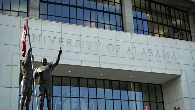 复课近半个月，美阿拉巴马大学超千名学生感染