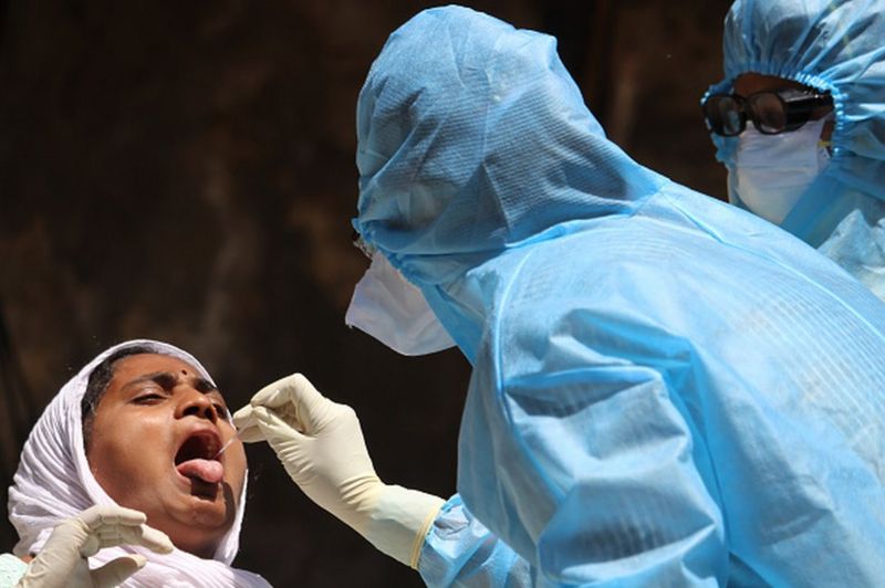 薪资被砍，印度868名新冠肺炎救治医生辞职