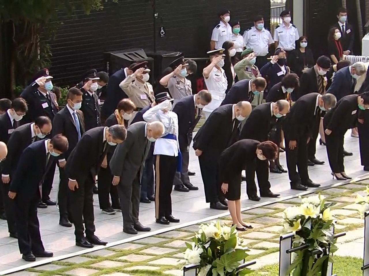 港府举行抗战胜利75周年纪念仪式 林郑月娥等向