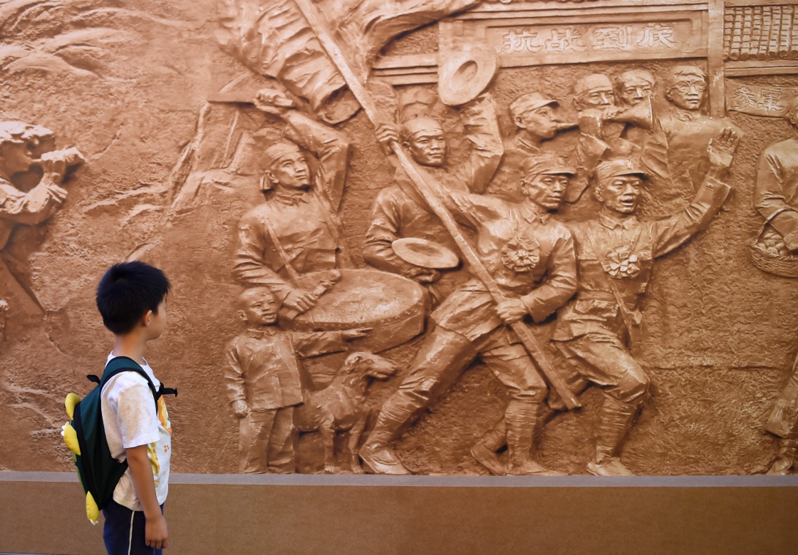 海外网评：铭记历史，以和平之名