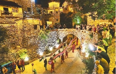 “夜经济”点亮山沟沟