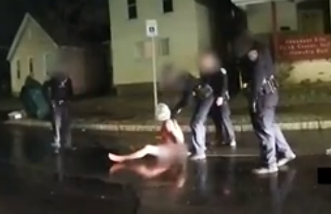 美黑人男子遭蒙面窒息死亡，民众抗议隐瞒案件