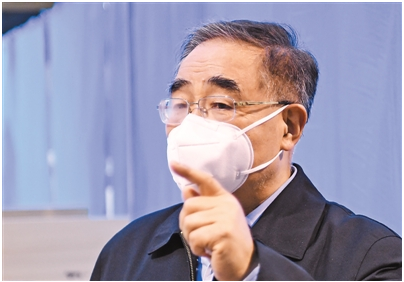 国有疫情时，医生即战士（一线抗疫群英谱）