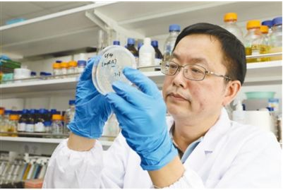 覃重军：勇气源自对科学的热爱