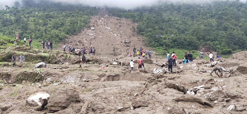 尼泊尔辛都巴尔乔克县连续遭受自然灾害已造成74人死亡