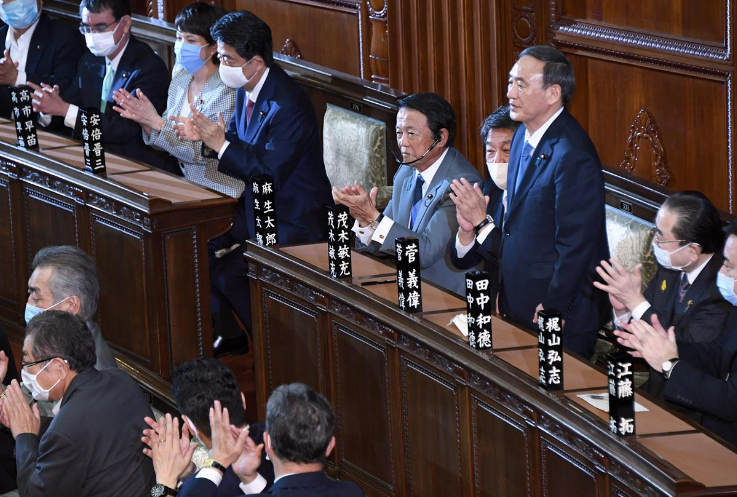 海外网评：菅义伟接任首相，“求稳”成日本发