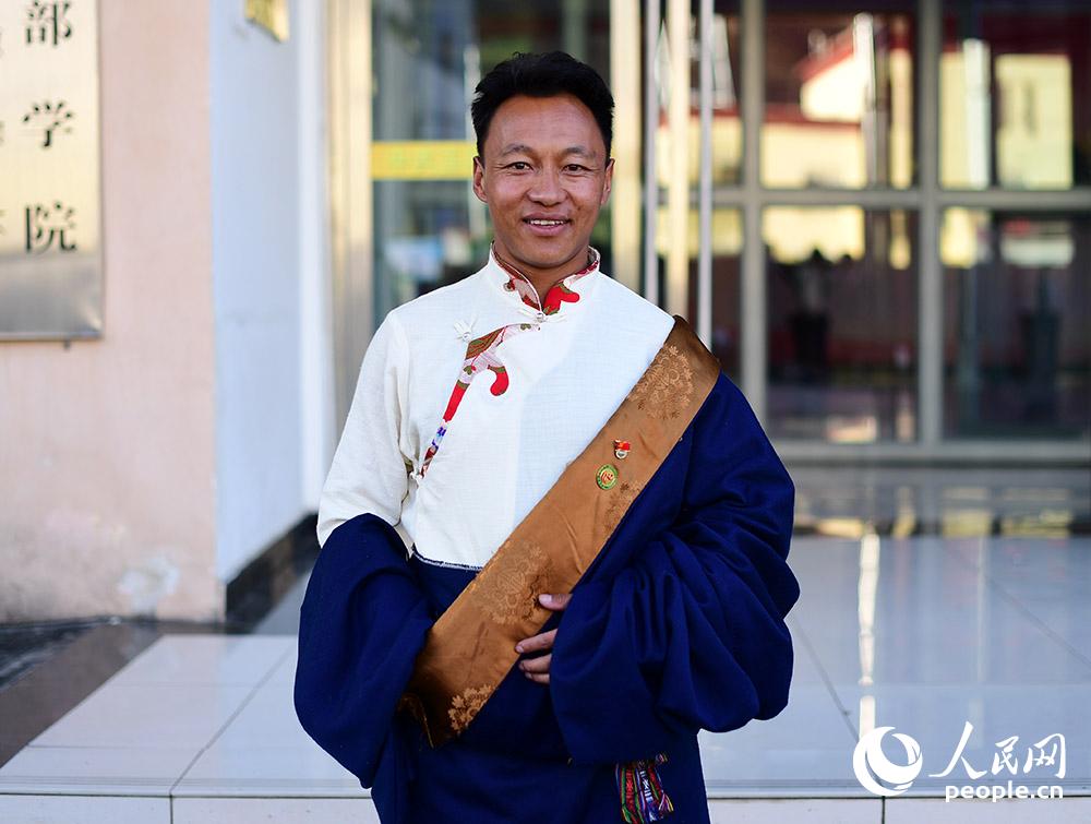 玉树:打造“感党恩、听党话、跟党走、敢担当”的基层干部队伍