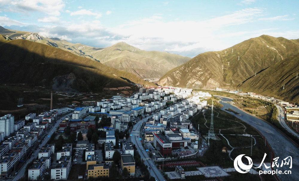 玉树:打造“感党恩、听党话、跟党走、敢担当”的基层干部队伍