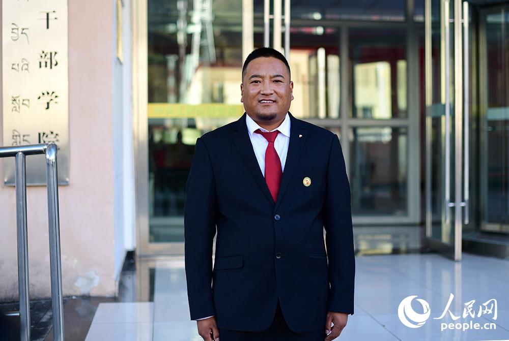 玉树:打造“感党恩、听党话、跟党走、敢担当”的基层干部队伍