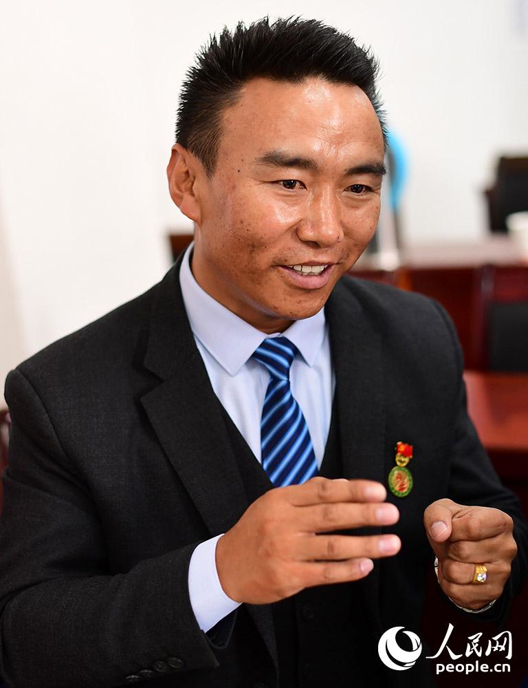 玉树:打造“感党恩、听党话、跟党走、敢担当”的基层干部队伍