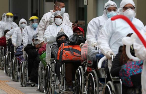 美国前议员扬言新冠威胁被夸大 确诊住院1个月后