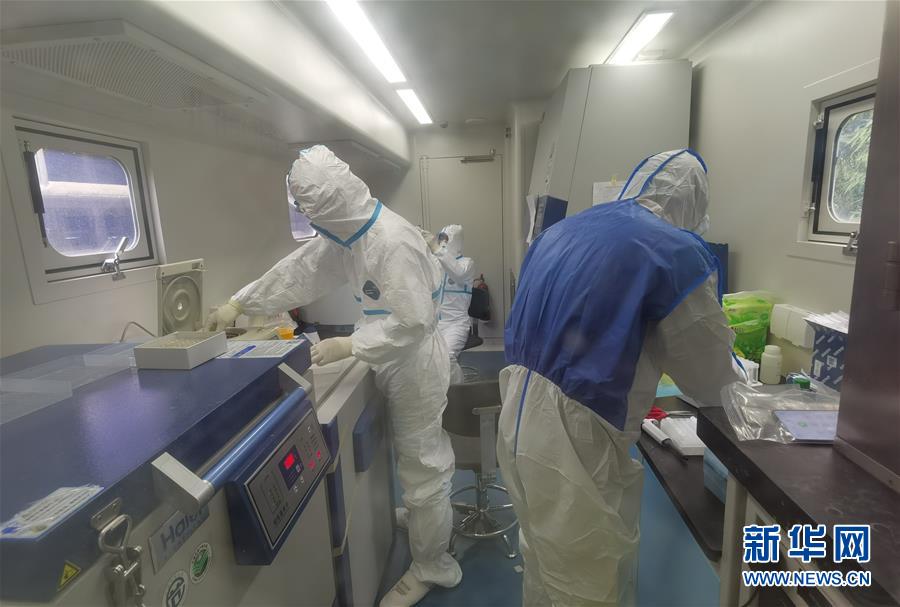 (抗疫一线医务人员英雄群体·图文互动)(6)冲锋在抗疫一线的"科研铁军