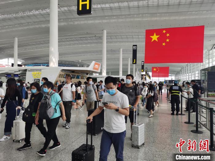 广州白云机场资料图。 广州白云机场资料图。